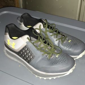 Under Armour men’s athletic shoe